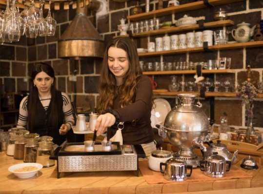 Traditional Coffee & Dessert Making